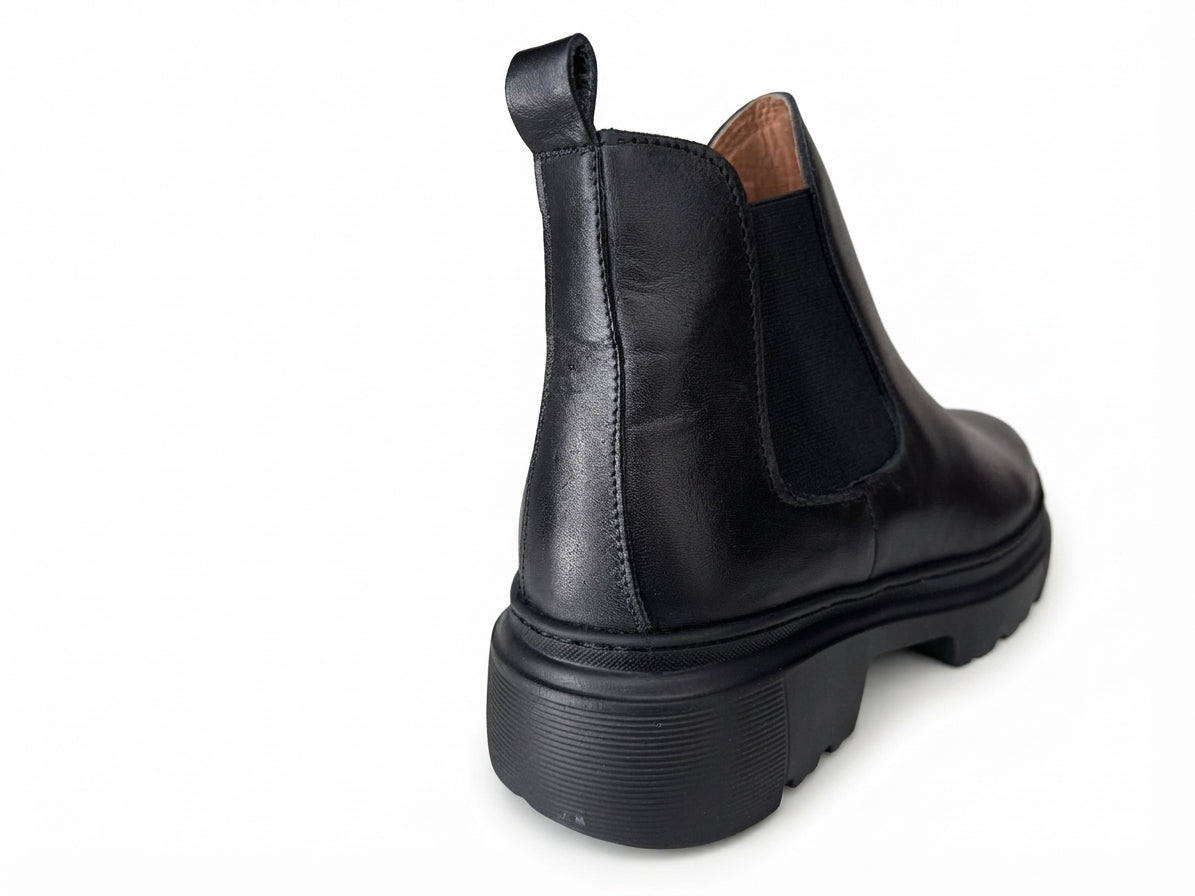 Glooglass™ – Bouttine en Cuir Noir